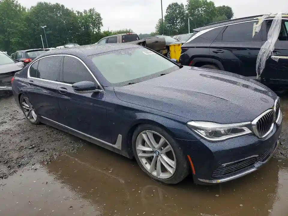 WBA7F2C58JG423821 2018 BMW 7 SERIES-3