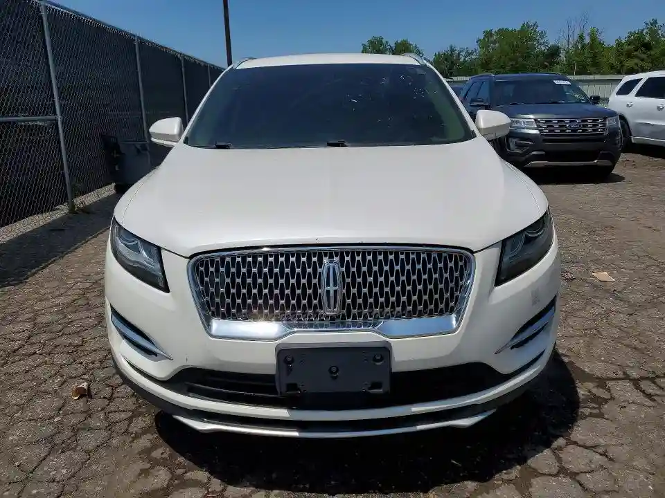 5LMCJ1D98KUL15593 2019 LINCOLN MKZ-4