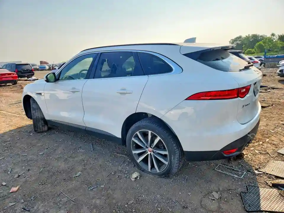 SADCK2FN8JA260815 2018 JAGUAR F-PACE-1