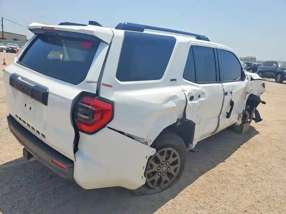JTEVA5BR4T5107860 2026 TOYOTA 4RUNNER-2