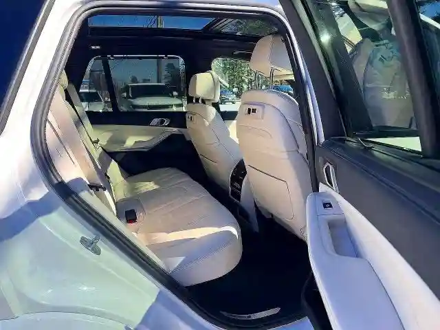 5UXTA6C08M9D84086 2021 BMW X5-5