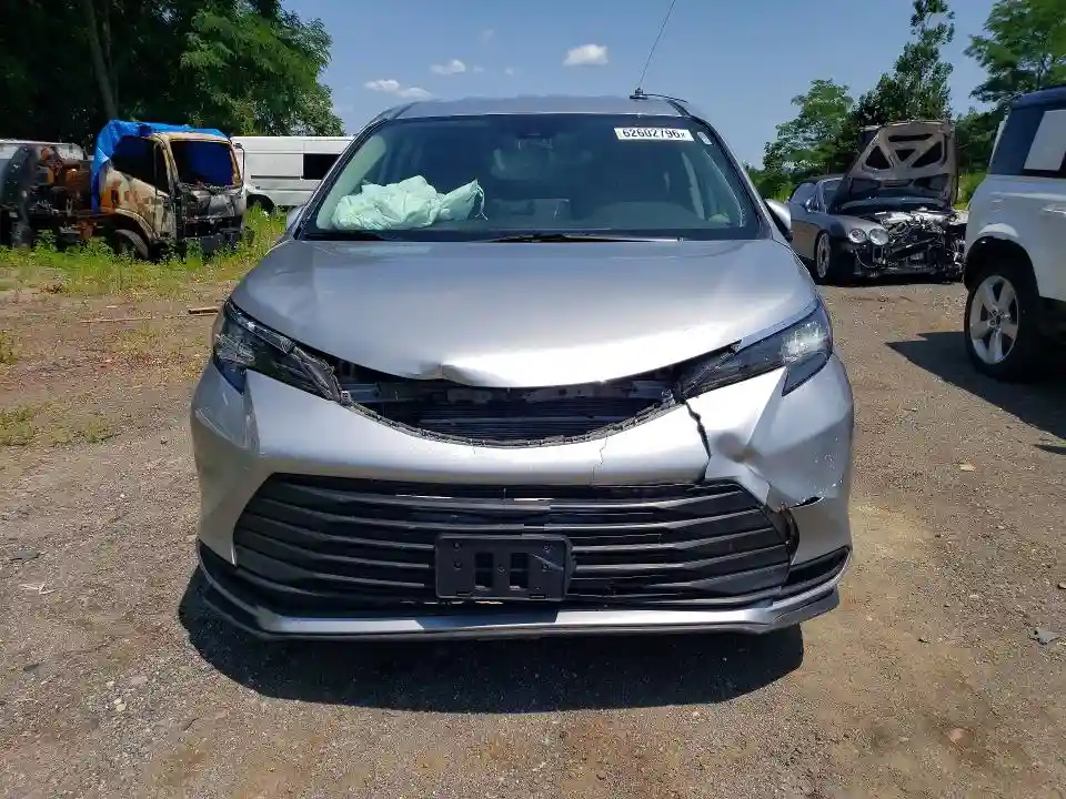 5TDKSKFC3RS140540 2024 TOYOTA SIENNA-4