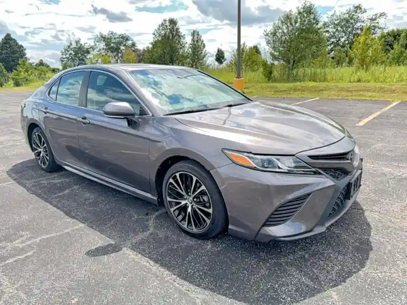 4T1B11HKXJU560650 2018 TOYOTA CAMRY-0