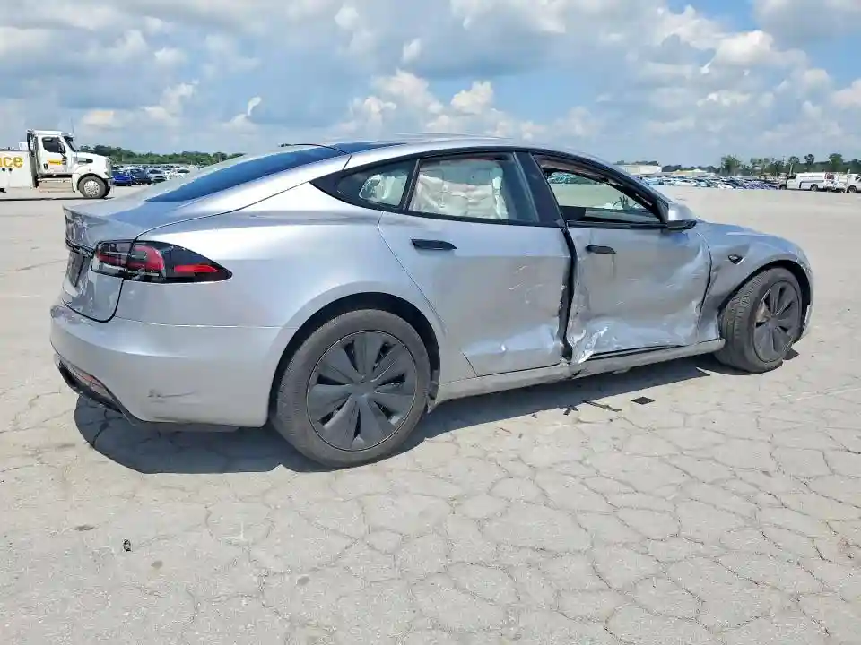 5YJSA1E50SF551954 2025 TESLA MODEL S-2