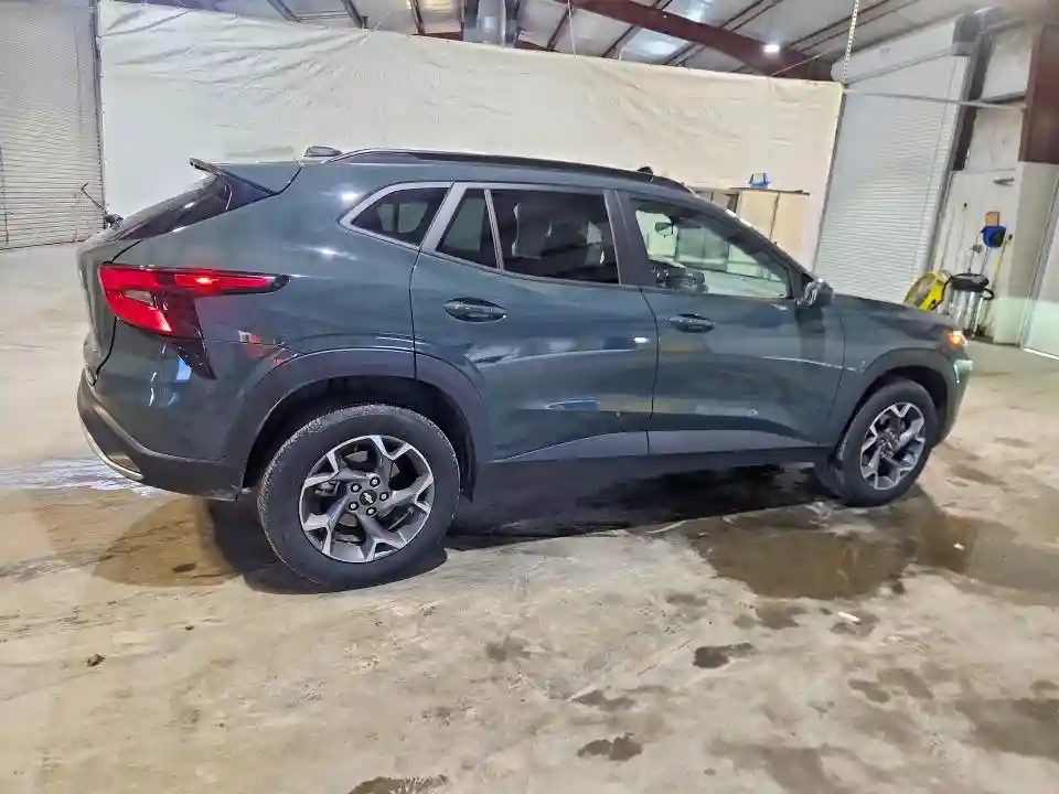 KL77LHEPXSC144129 2025 CHEVROLET TRAX-2