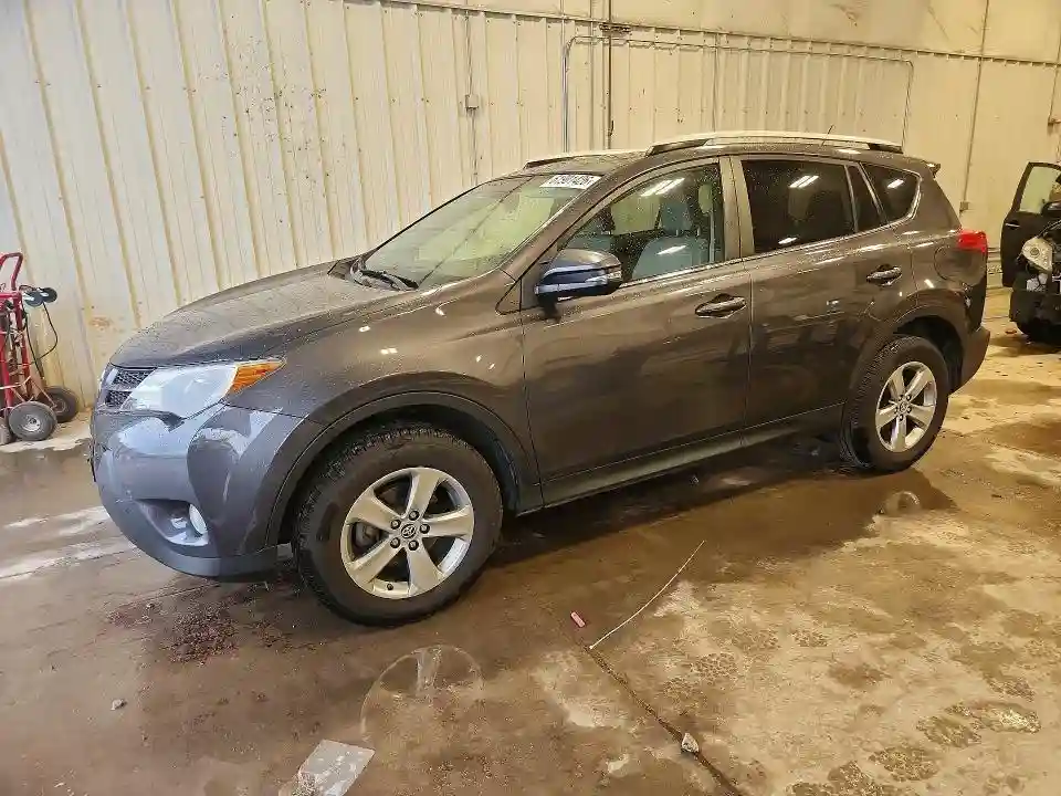 JTMRFREV9FJ021608 2015 TOYOTA RAV4-0
