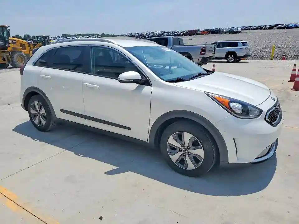 KNDCC3LCXK5317950 2019 KIA NIRO-3
