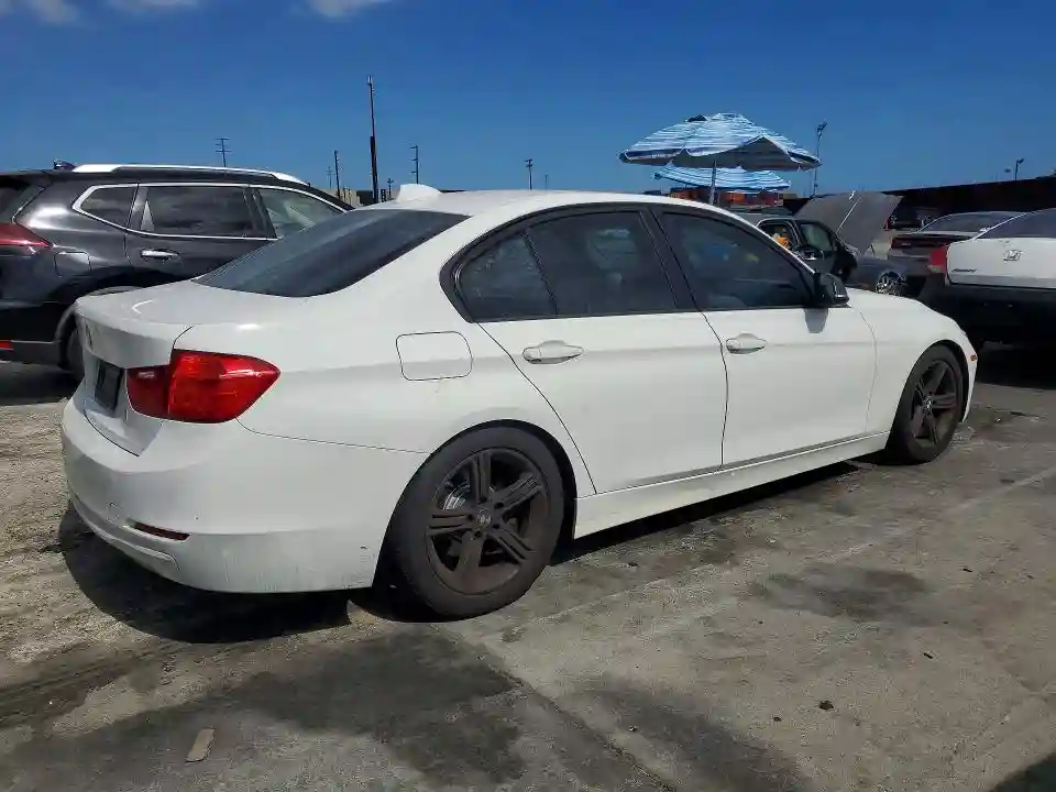 WBA3B1G56FNT07650 2015 BMW 3 SERIES-2