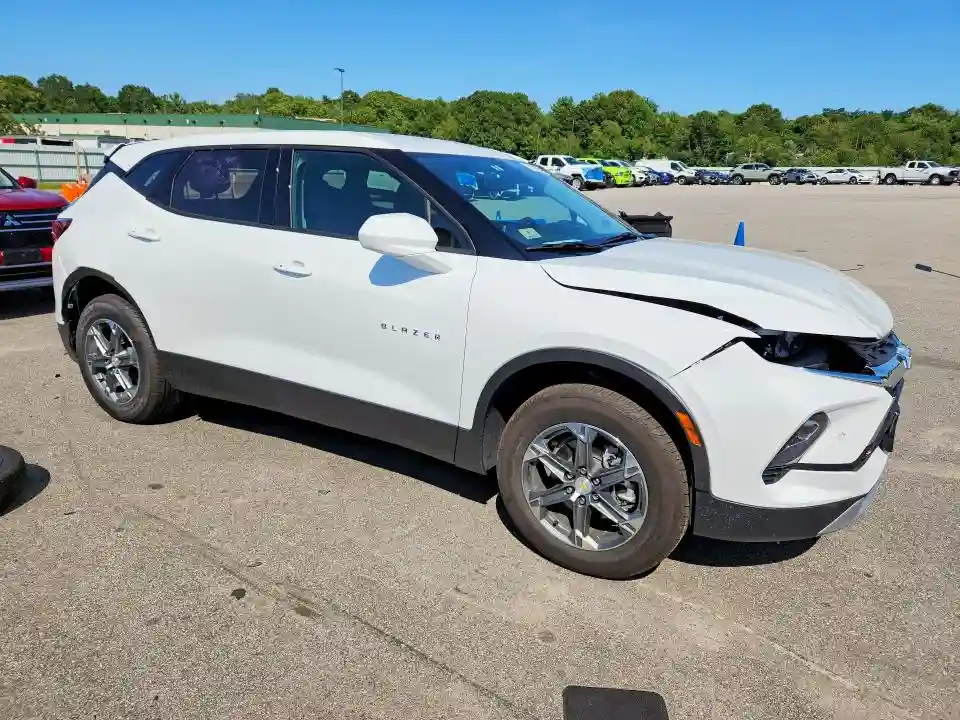 3GNKBCR46TS174377 2026 CHEVROLET BLAZER-3