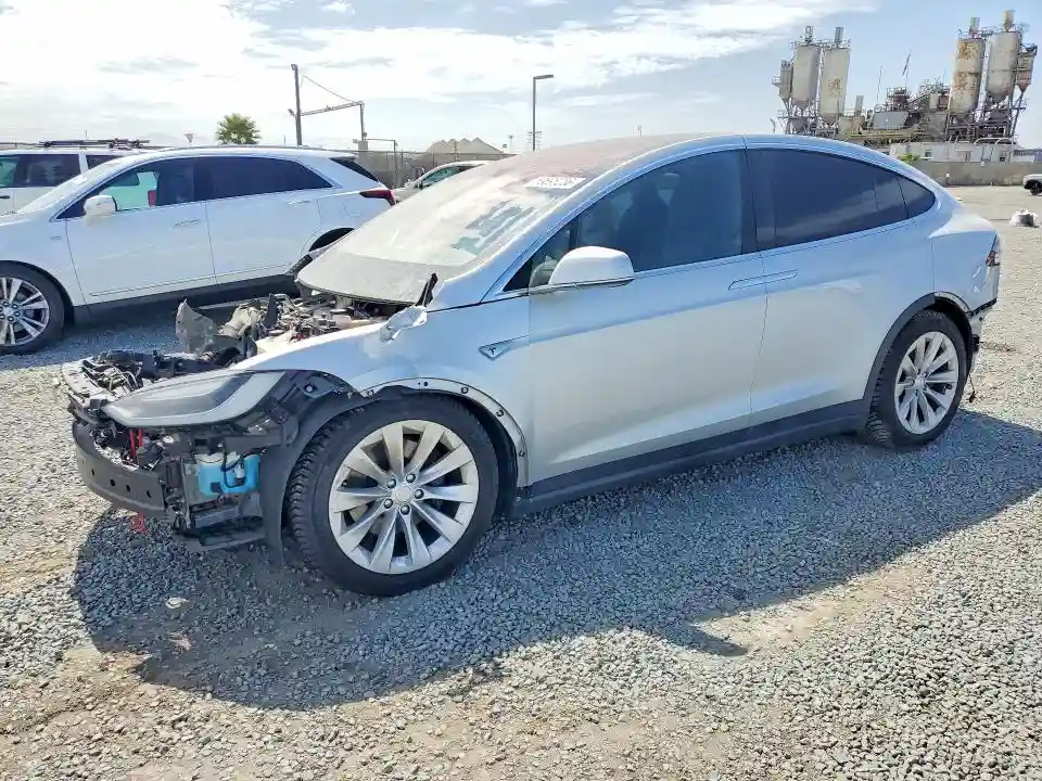 5YJXCAE24GF019426 2016 TESLA MODEL X-0