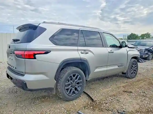 7SVAAABAXSX065581 2025 TOYOTA SEQUOIA-2