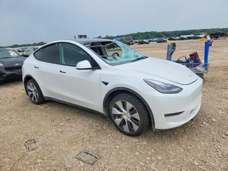 7SAYGDEE6PF684657 2023 TESLA MODEL Y-3
