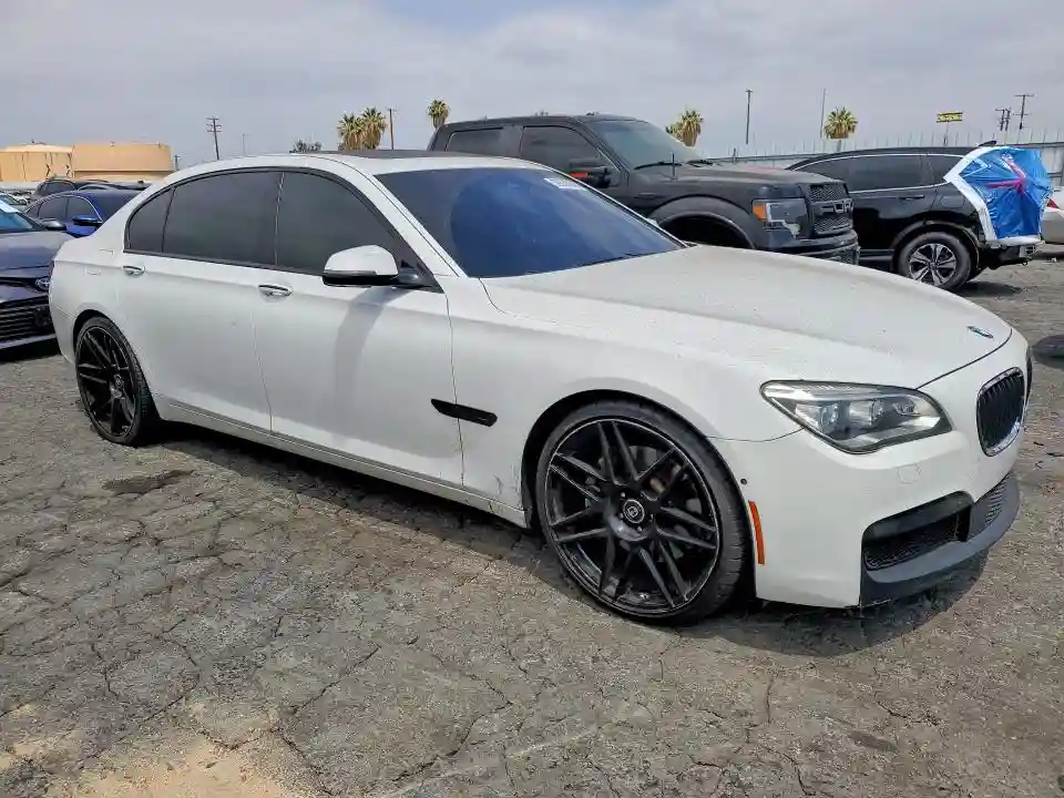 WBAYE8C53FD781878 2015 BMW 7 SERIES-3
