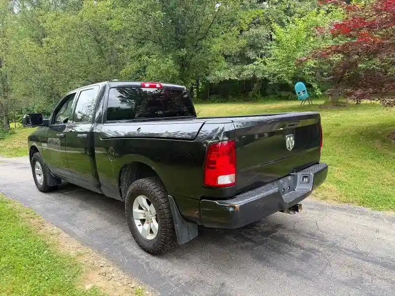 1C6RR7FG8KS504515 2019 RAM 1500-3