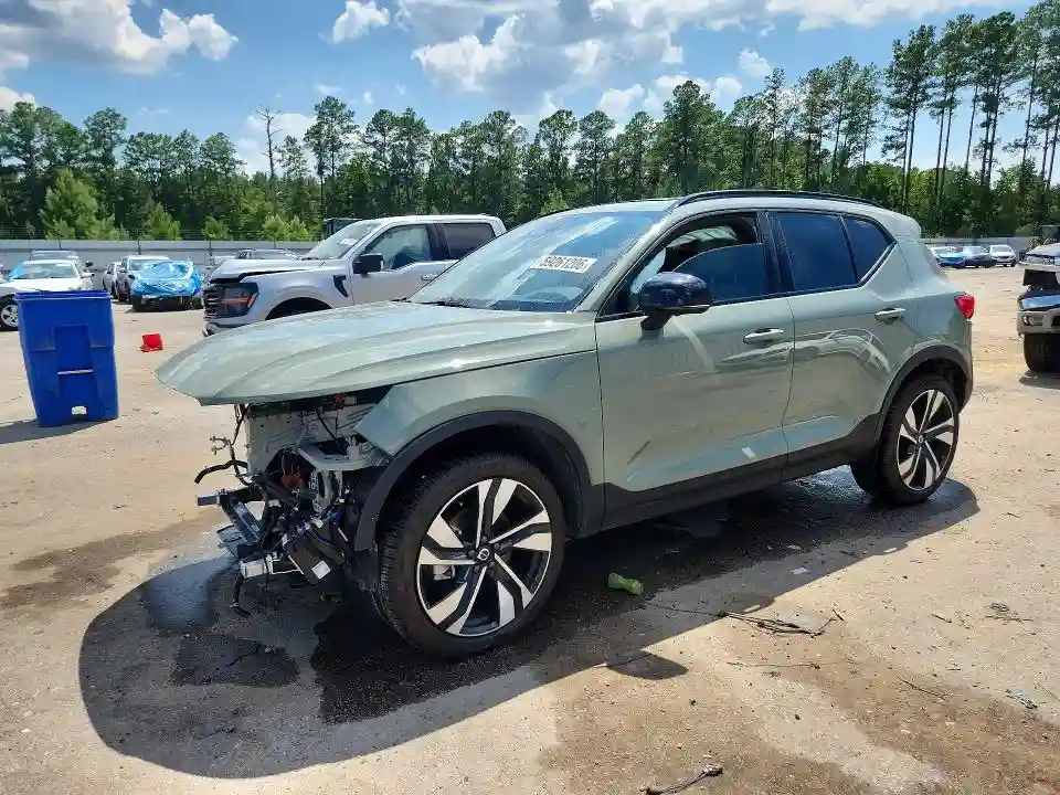 YV4L12UC6S2605977 2025 VOLVO XC40-0