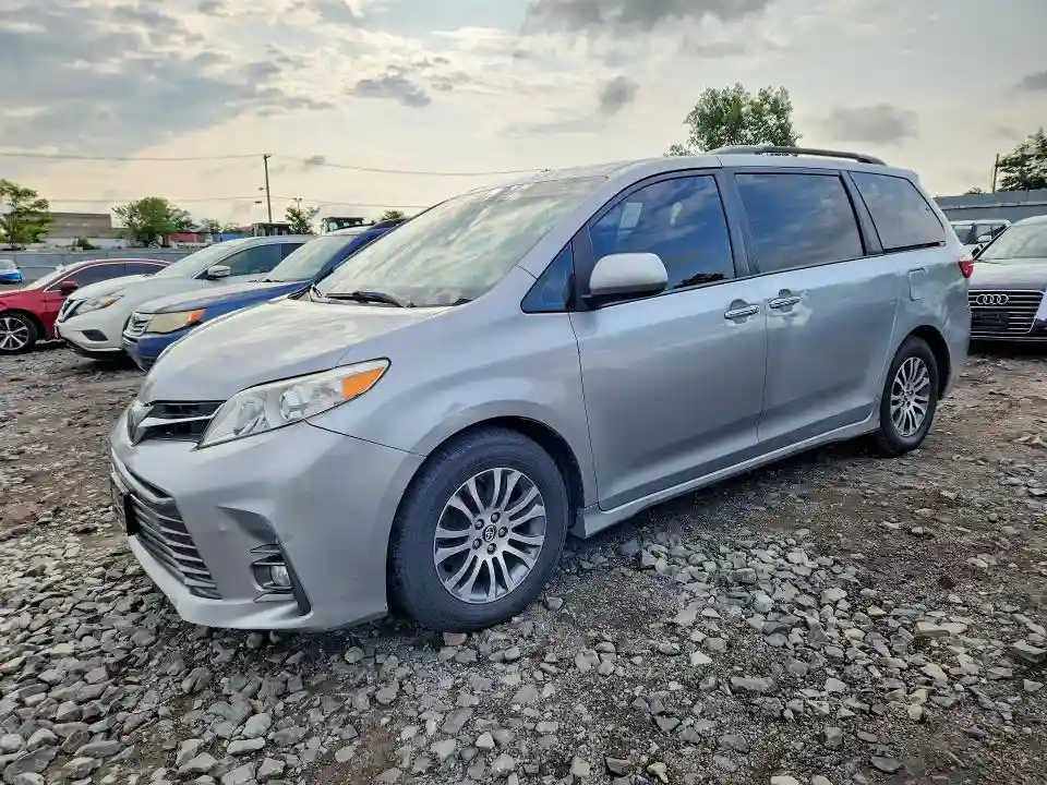 5TDYZ3DCXJS927018 2018 TOYOTA SIENNA-0