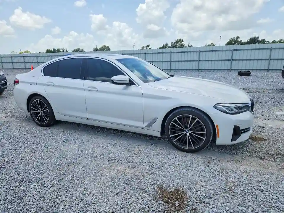 WBA53BH09NWX81356 2022 BMW 5 SERIES-3