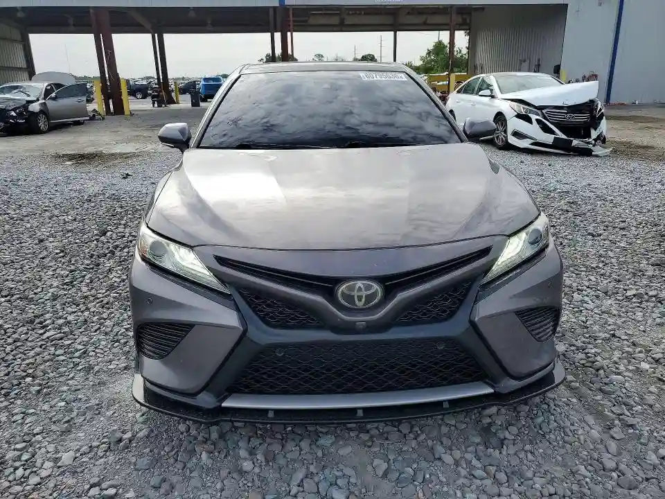 4T1B61HK6JU080803 2018 TOYOTA CAMRY-4