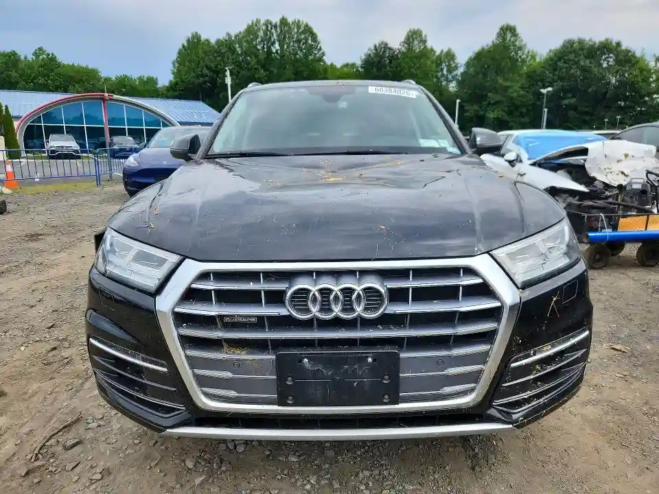 WA1BNAFY5K2047247 2019 AUDI Q5-4