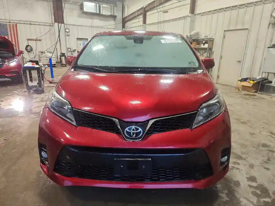 5TDXZ3DC3JS934095 2018 TOYOTA SIENNA-4