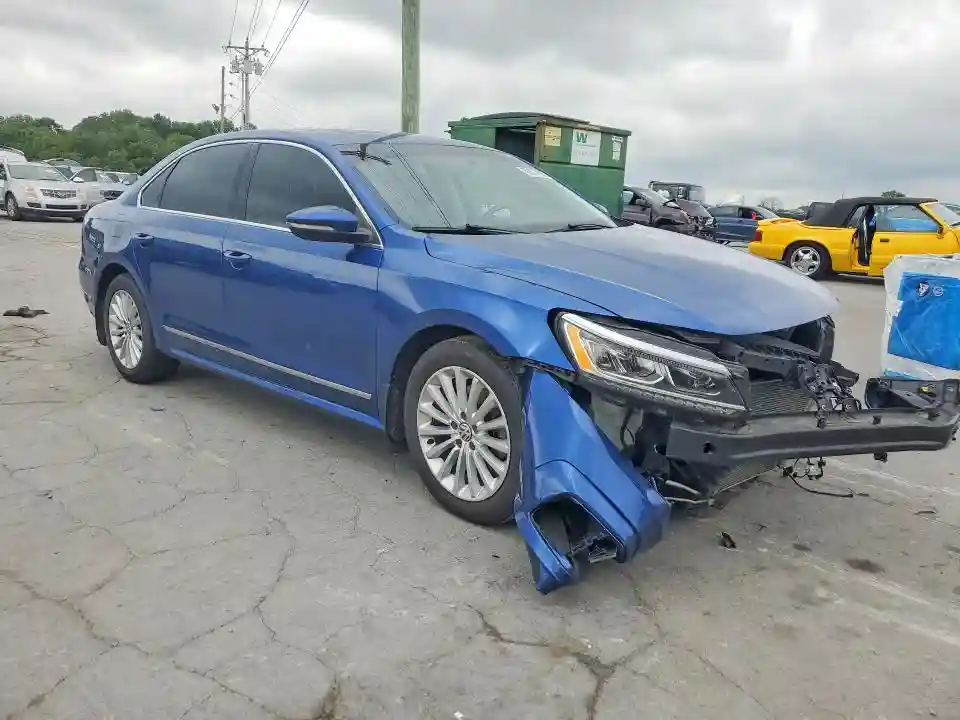1VWBT7A39HC048377 2017 VOLKSWAGEN PASSAT-3