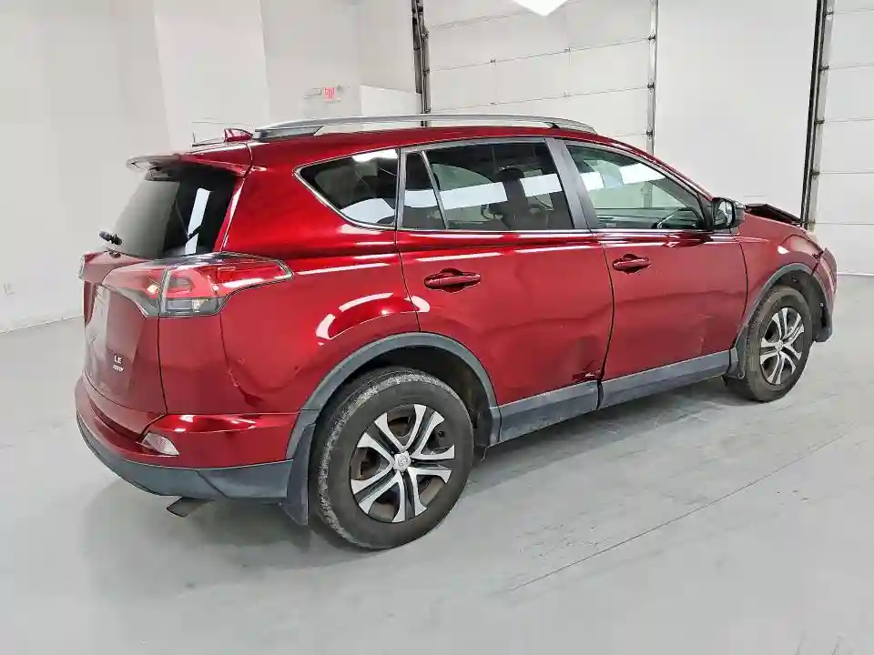 2T3BFREV1JW743988 2018 TOYOTA RAV4-2