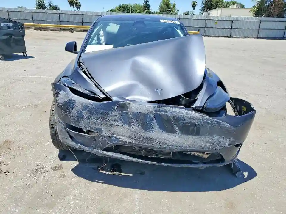7SAYGDED7SF240686 2025 TESLA MODEL Y-4