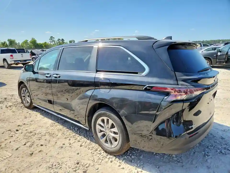 5TDYRKEC0TS293021 2026 TOYOTA SIENNA-1
