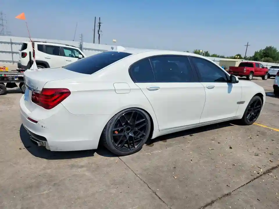 WBAYF4C55FGS99420 2015 BMW 7 SERIES-2