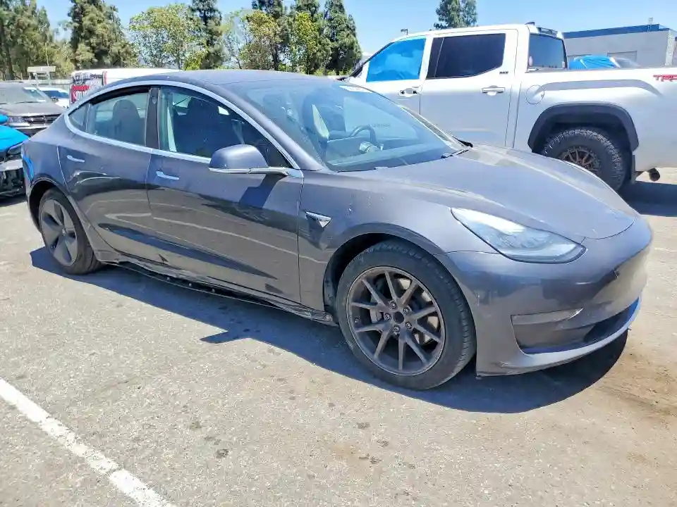 5YJ3E1EAXJF059176 2018 TESLA MODEL 3-3