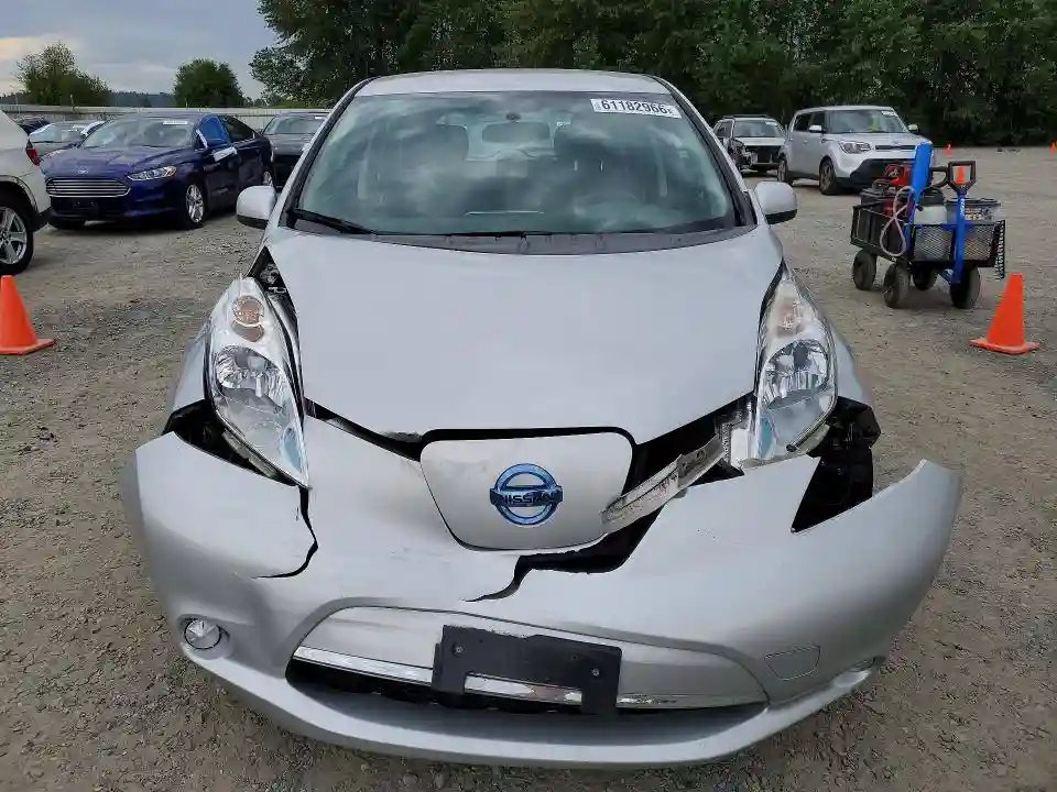 1N4AZ0CP0FC307118 2015 NISSAN LEAF-4