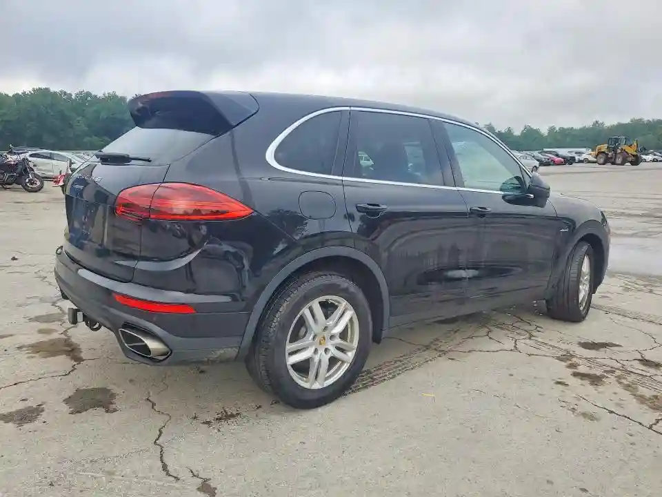 WP1AF2A24GKA40920 2016 PORSCHE CAYENNE-2