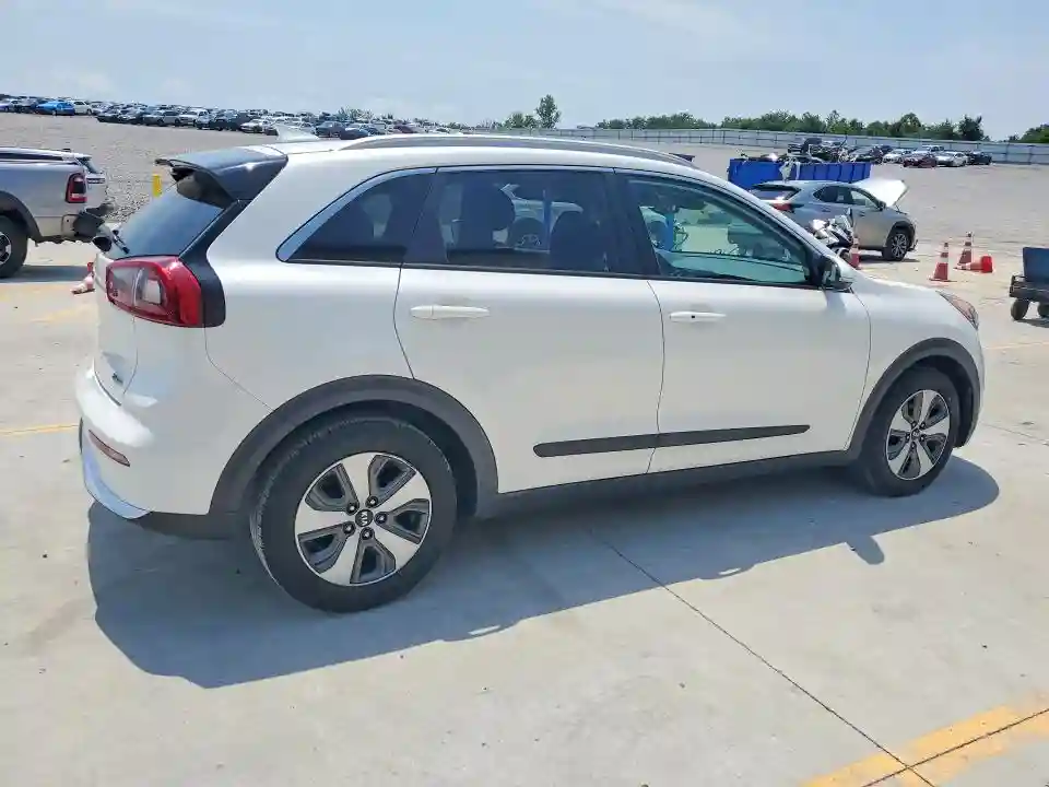 KNDCC3LCXK5317950 2019 KIA NIRO-2