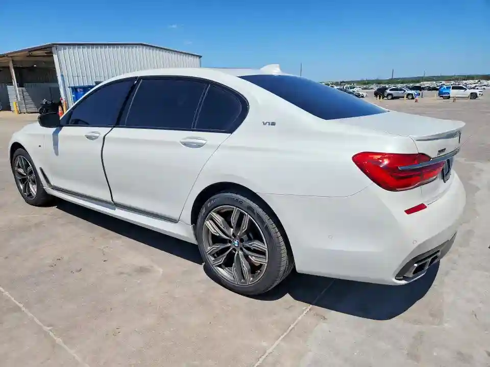 WBA7H6C58KG615050 2019 BMW M7-1