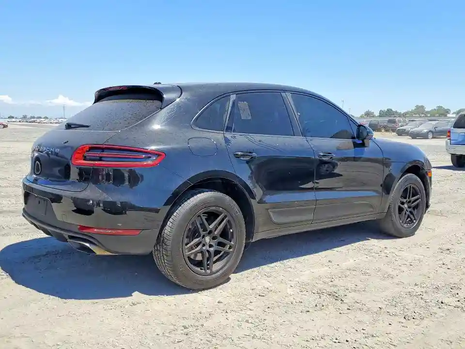 WP1AA2A52JLB21098 2018 PORSCHE MACAN-2