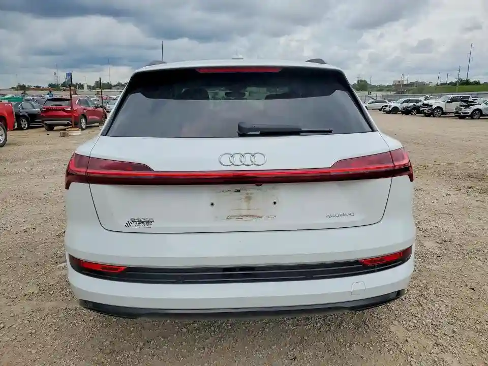 WA1AAAGE0MB010699 2021 AUDI E-TRON-5