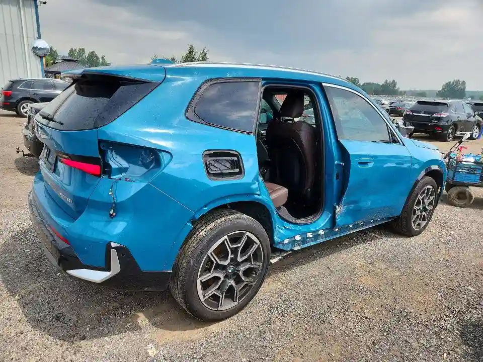 WBX73EF00S5140956 2025 BMW X1-2