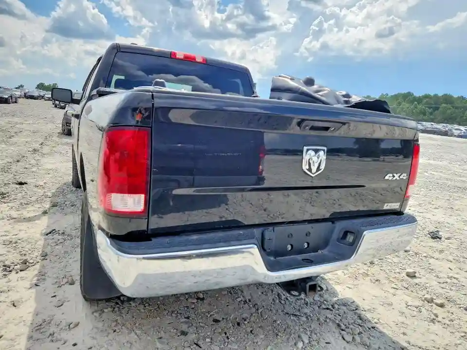 1C6RR7KM2JS331388 2018 RAM 1500-5