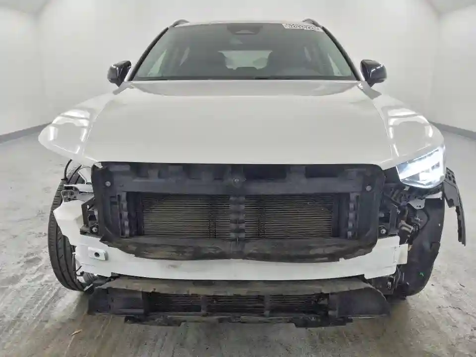 YV4L12UK2R2211653 2024 VOLVO XC40 CORE-4
