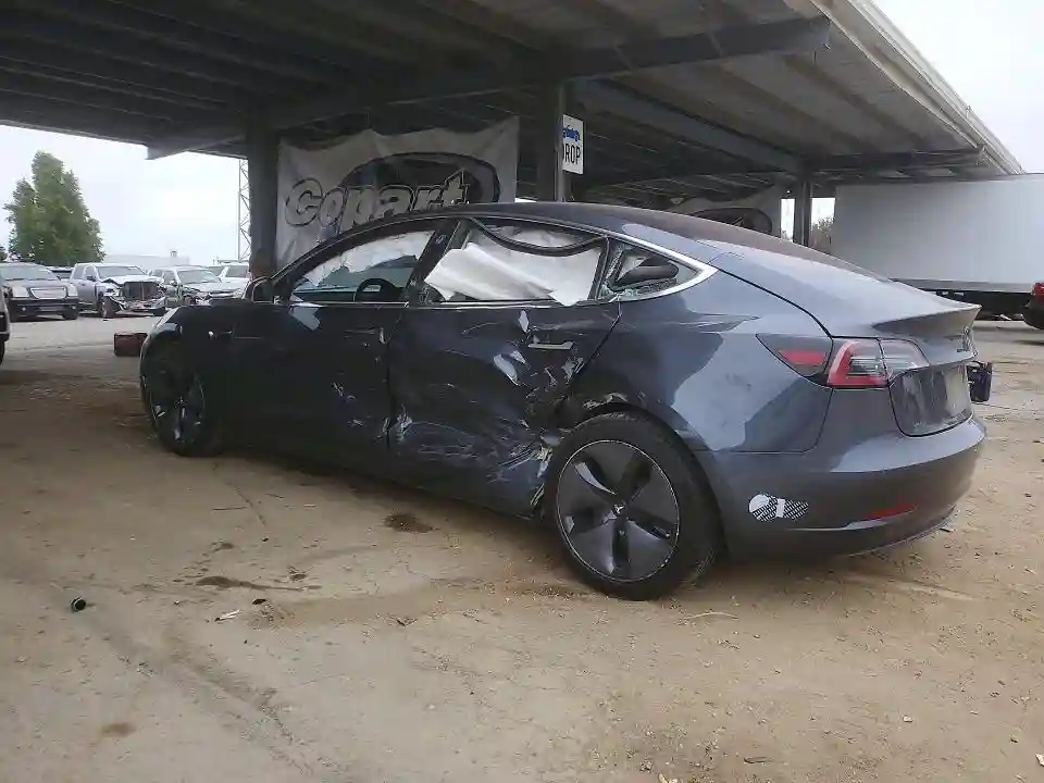 5YJ3E1EB4JF129005 2018 TESLA MODEL 3-1