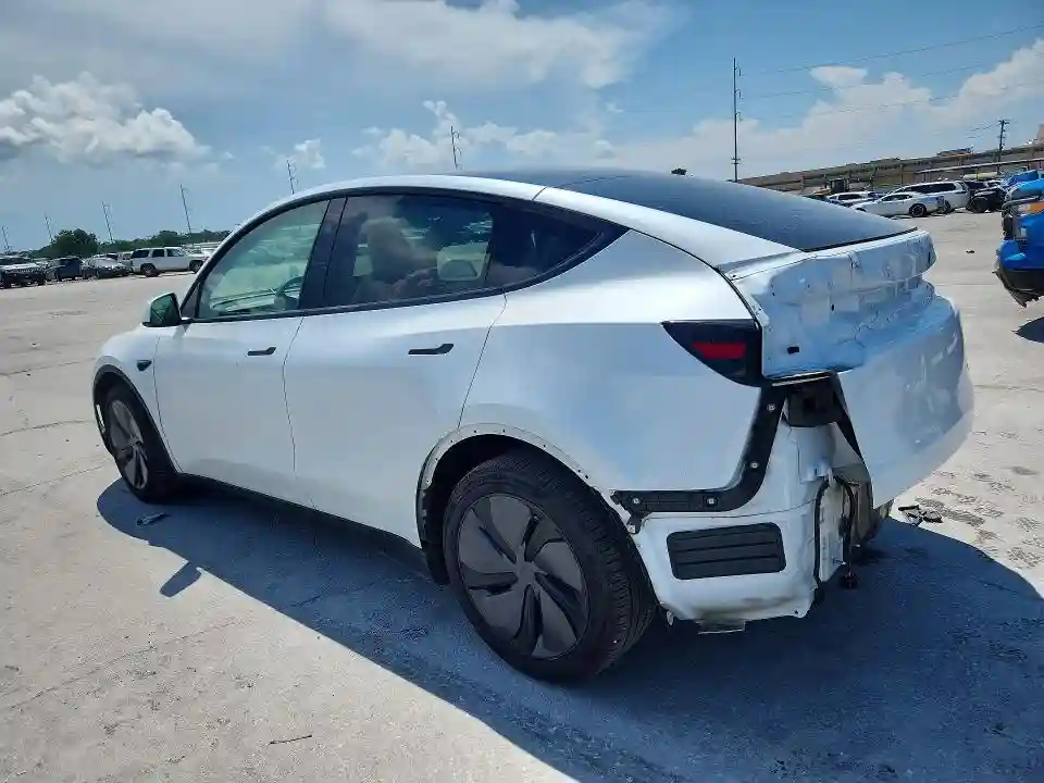 7SAYGDEE8TA396999 2026 TESLA MODEL Y-1