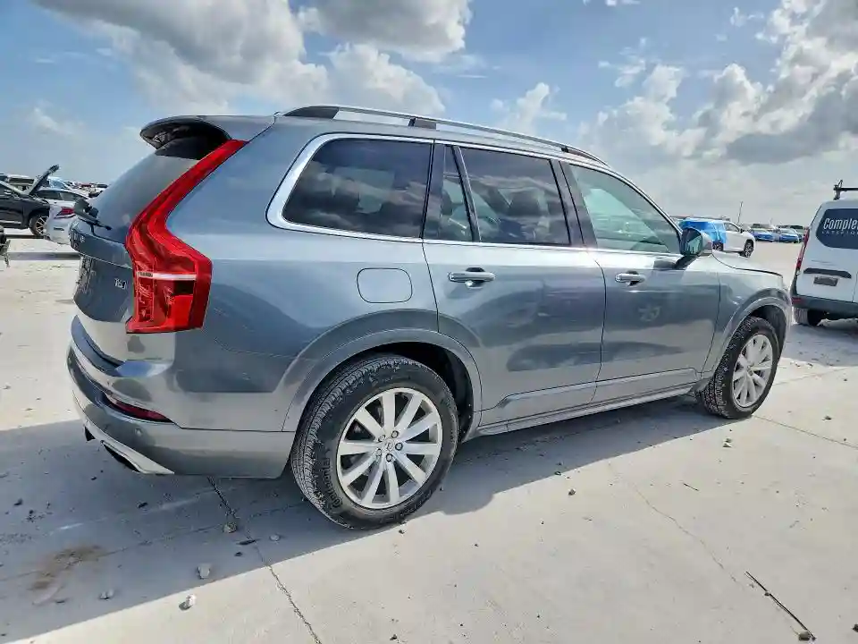 YV4A22PK0J1191106 2018 VOLVO XC90-2