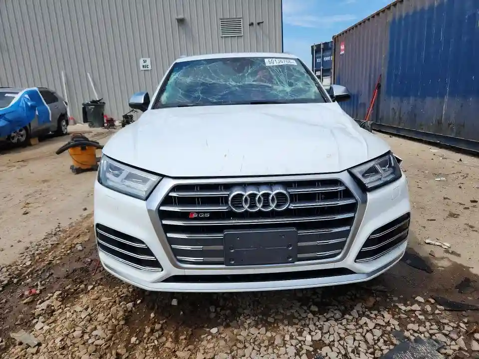 WA1A4AFY7J2203432 2018 AUDI SQ5-4