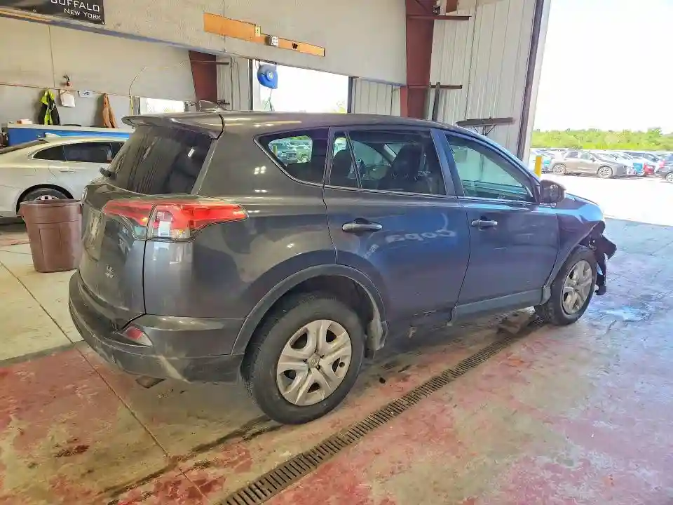 2T3BFREV6JW776565 2018 TOYOTA RAV4-2