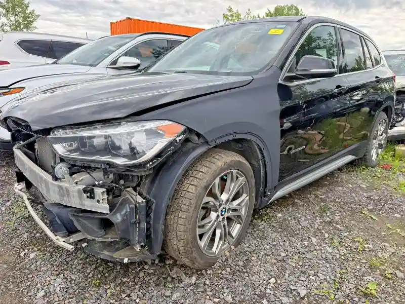 WBXHT3C34J5K22744 2018 BMW X1-1