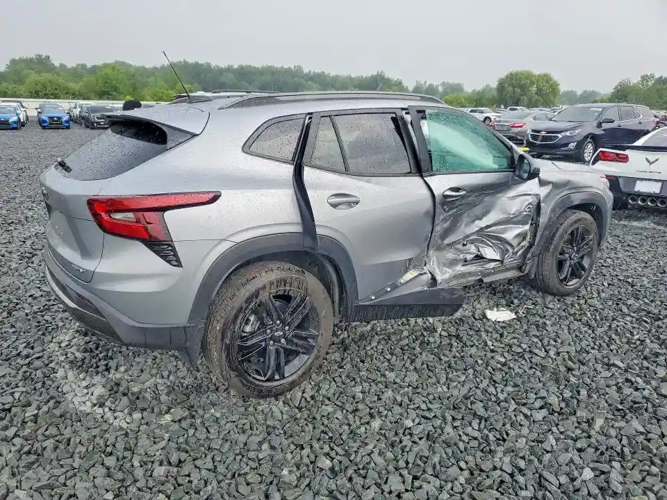 KL77LKEP2SC063493 2025 CHEVROLET TRAX-2