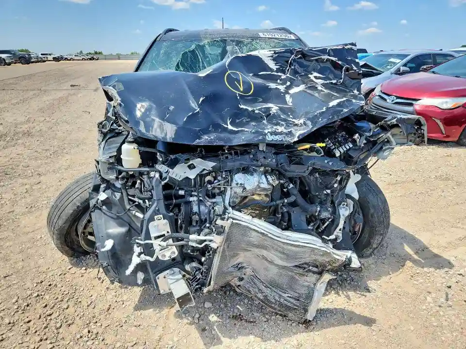 3C4NJDBN8ST607708 2025 JEEP COMPASS-4