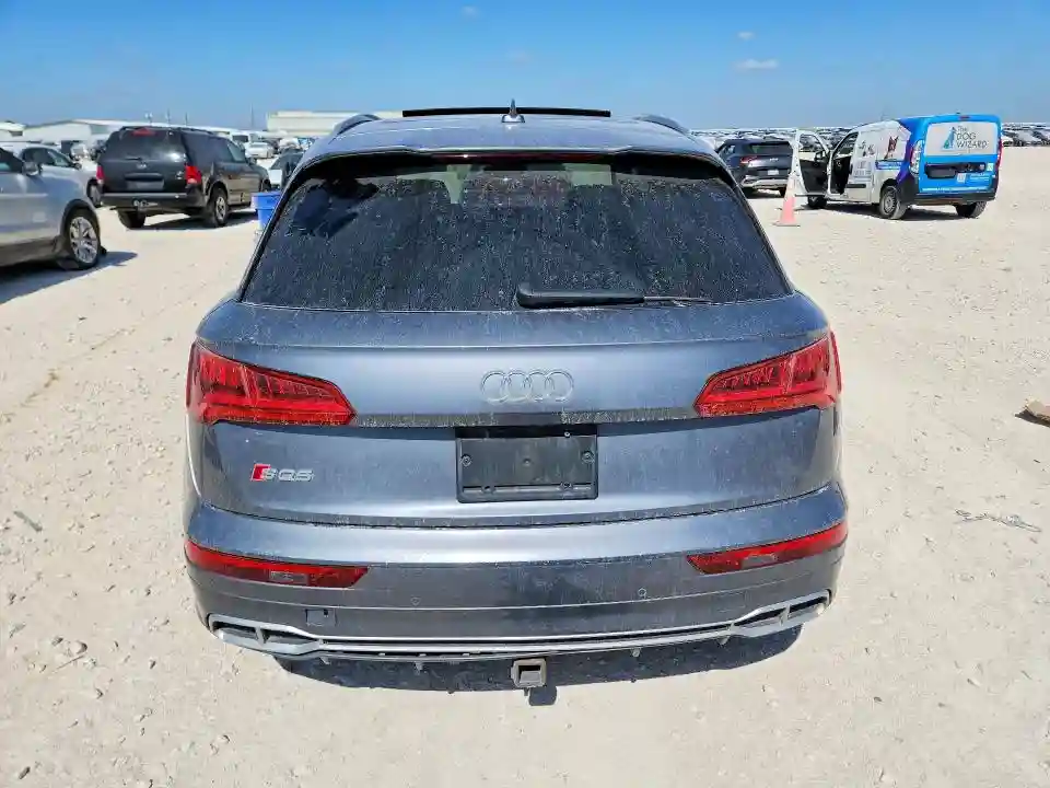 WA1A4AFY5J2123708 2018 AUDI SQ5-5