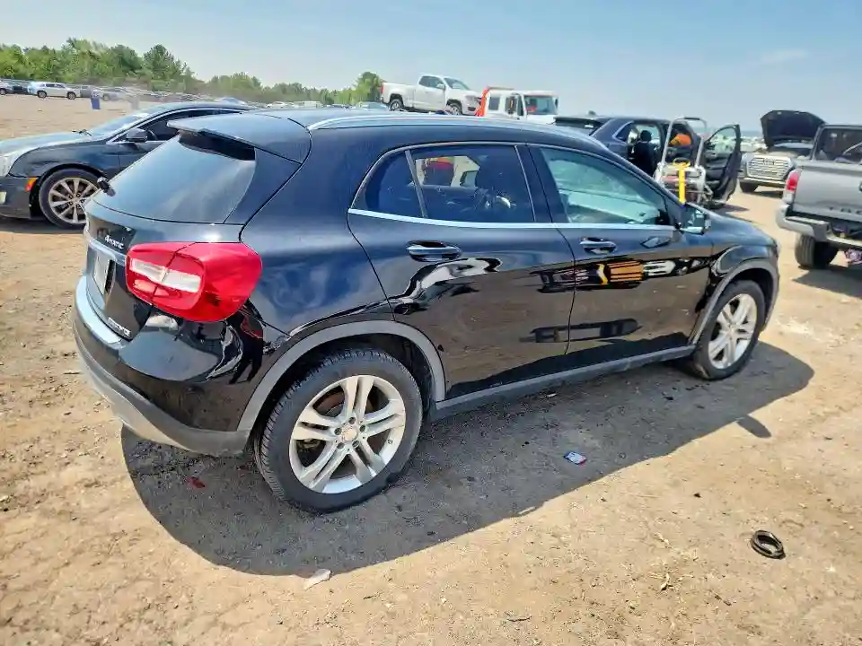 WDCTG4GB9FJ110775 2015 MERCEDES-BENZ GLA-CLASS-2