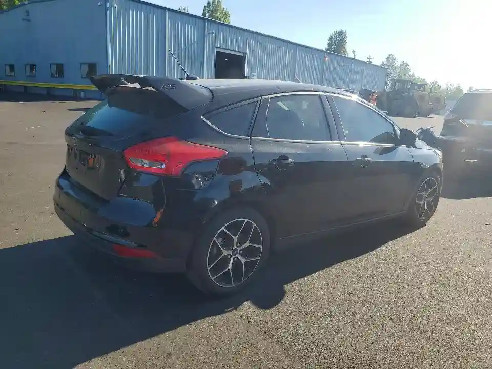 1FADP3M24JL224582 2018 FORD FOCUS-2